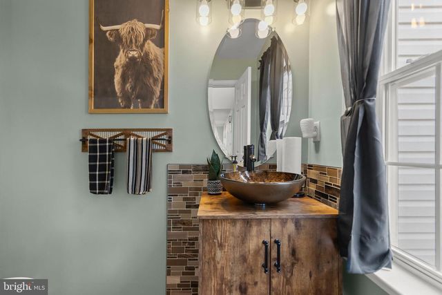 1105 HENRY DR, Winchester, VA 22602