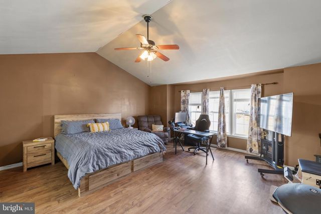 1105 HENRY DR, Winchester, VA 22602