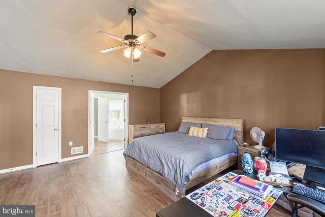 1105 HENRY DR, Winchester, VA 22602