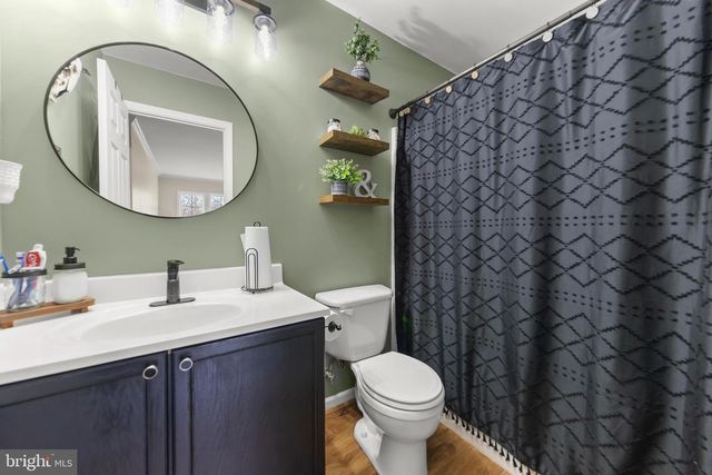 1105 HENRY DR, Winchester, VA 22602