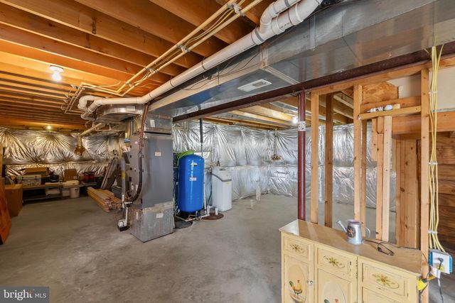 1105 HENRY DR, Winchester, VA 22602