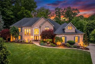 106 Briarwood Dr, Peters Twp, PA 15317