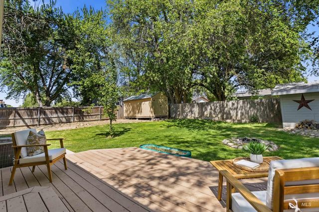 9 S Canyon Dr, Middleton, ID 83644