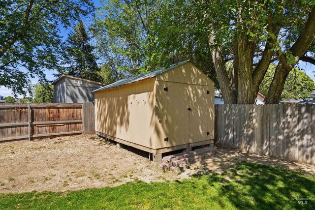 9 S Canyon Dr, Middleton, ID 83644
