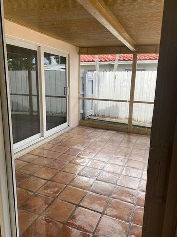 5910 NE 21st Way, Fort Lauderdale, FL 33308
