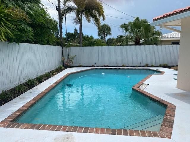 5910 NE 21st Way, Fort Lauderdale, FL 33308