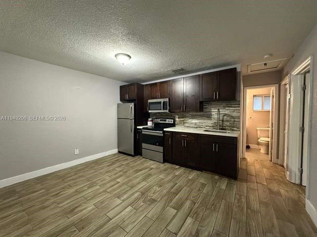 647 NW 3rd Ave 3, Fort Lauderdale, FL 33311