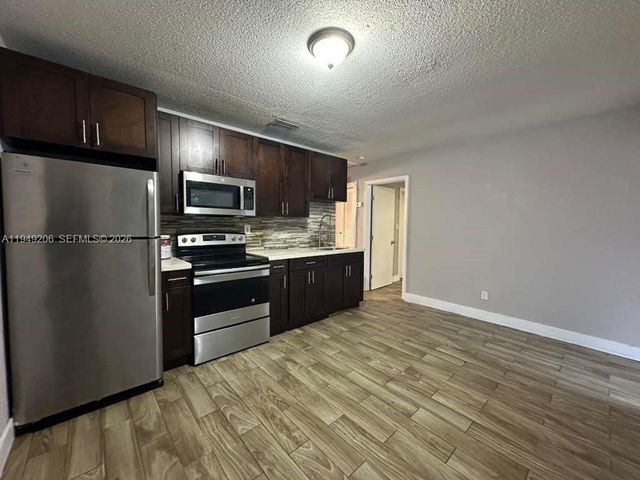 647 NW 3rd Ave 3, Fort Lauderdale, FL 33311