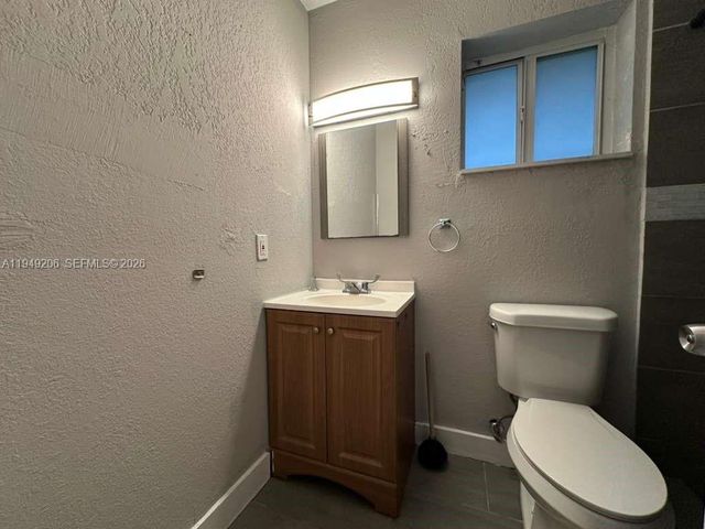 647 NW 3rd Ave 3, Fort Lauderdale, FL 33311