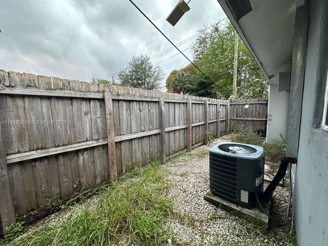 647 NW 3rd Ave 3, Fort Lauderdale, FL 33311