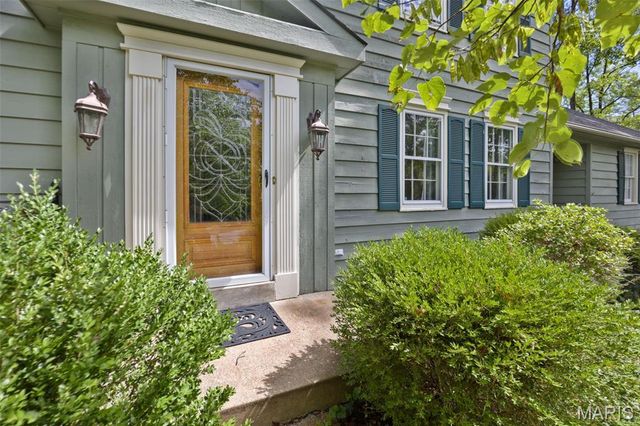 12819 Huntercreek Road, Des Peres, MO 63131