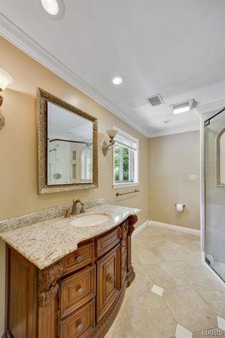 12819 Huntercreek Road, Des Peres, MO 63131