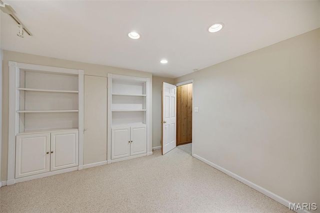 12819 Huntercreek Road, Des Peres, MO 63131