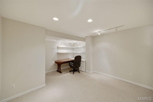 12819 Huntercreek Road, Des Peres, MO 63131