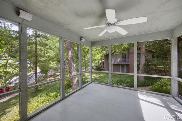 12819 Huntercreek Road, Des Peres, MO 63131