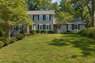 12819 Huntercreek Road, Des Peres, MO 63131