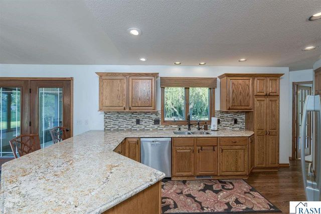 38102 Honeysuckle Lane, North Mankato, MN 56003