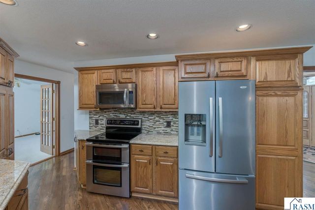 38102 Honeysuckle Lane, North Mankato, MN 56003