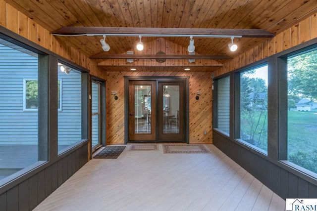 38102 Honeysuckle Lane, North Mankato, MN 56003