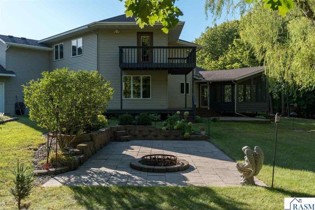 38102 Honeysuckle Lane, North Mankato, MN 56003