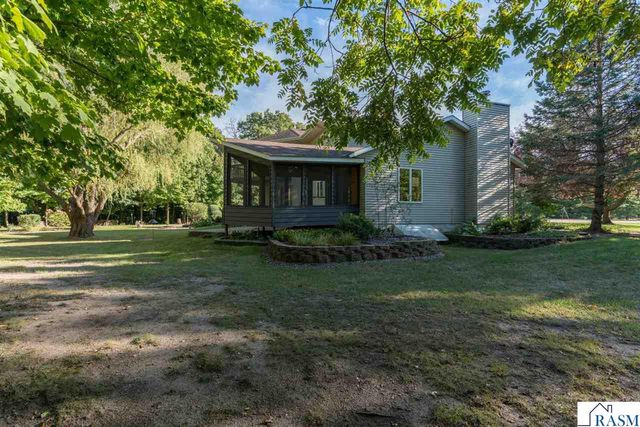 38102 Honeysuckle Lane, North Mankato, MN 56003