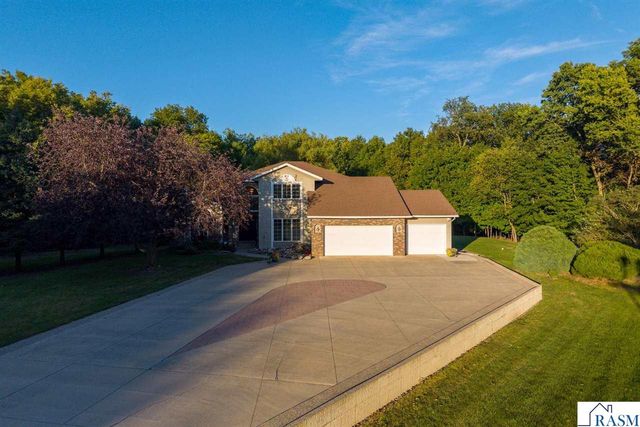 38102 Honeysuckle Lane, North Mankato, MN 56003