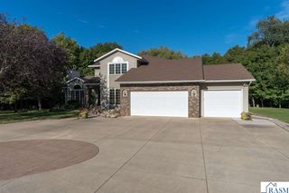 38102 Honeysuckle Lane, North Mankato, MN 56003