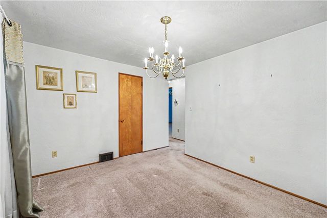 104 Longmount Dr, Ross Twp, PA 15214