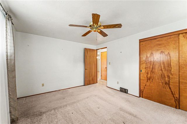104 Longmount Dr, Ross Twp, PA 15214