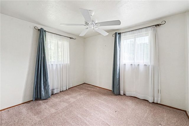 104 Longmount Dr, Ross Twp, PA 15214