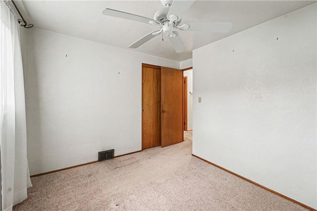 104 Longmount Dr, Ross Twp, PA 15214