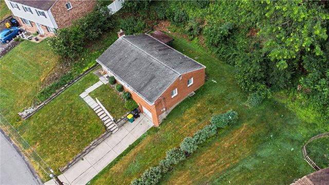 104 Longmount Dr, Ross Twp, PA 15214