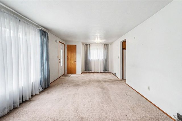 104 Longmount Dr, Ross Twp, PA 15214