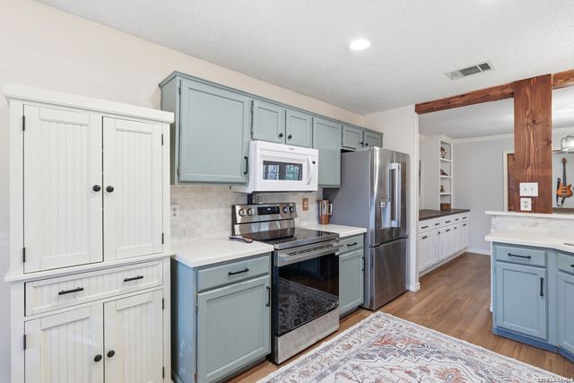 2103 River Hollow, San Antonio, TX 78232