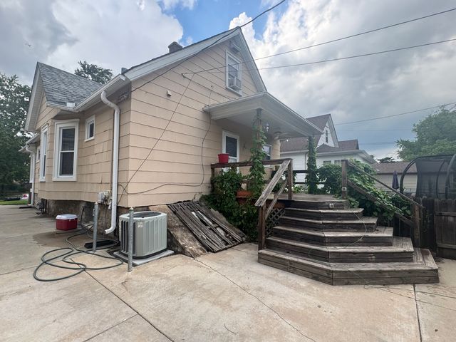 912 Vine Street, Joliet, IL 60435