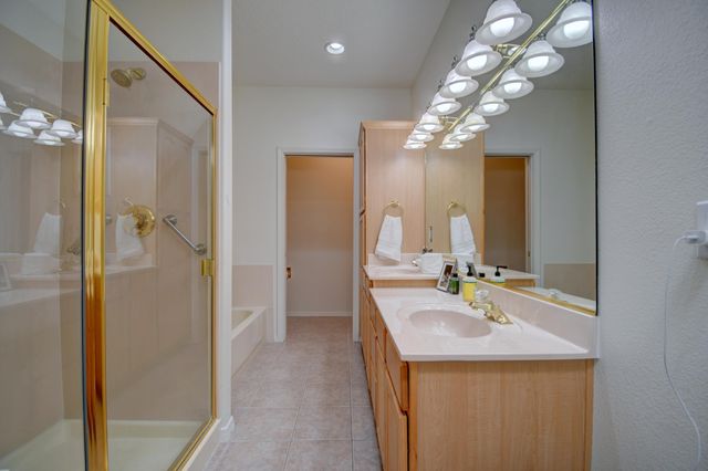 5800 Bosque Vista Drive NE, Albuquerque, NM 87111