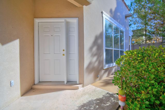 5800 Bosque Vista Drive NE, Albuquerque, NM 87111