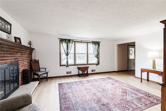 311 Squire Dale Lane, Greece, NY 14612