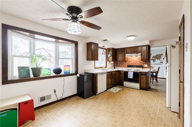 311 Squire Dale Lane, Greece, NY 14612