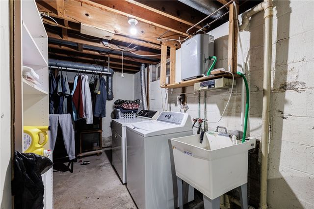 311 Squire Dale Lane, Greece, NY 14612