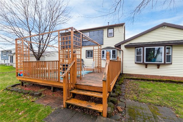 311 Squire Dale Lane, Greece, NY 14612