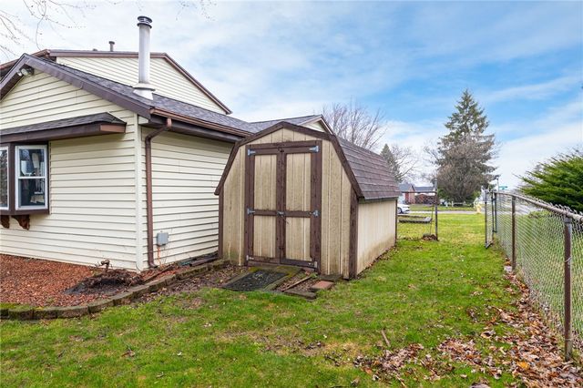 311 Squire Dale Lane, Greece, NY 14612