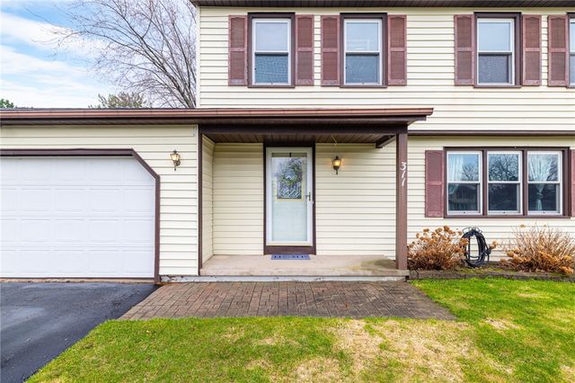 311 Squire Dale Lane, Greece, NY 14612