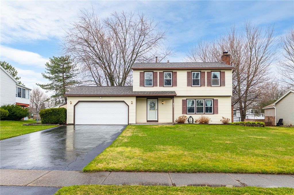 311 Squire Dale Lane, Greece, NY 14612