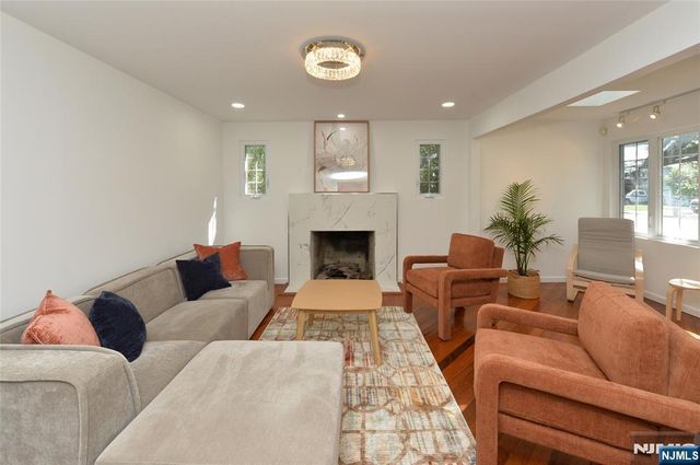 17-23 Berdan Avenue, Fair Lawn, NJ 07410