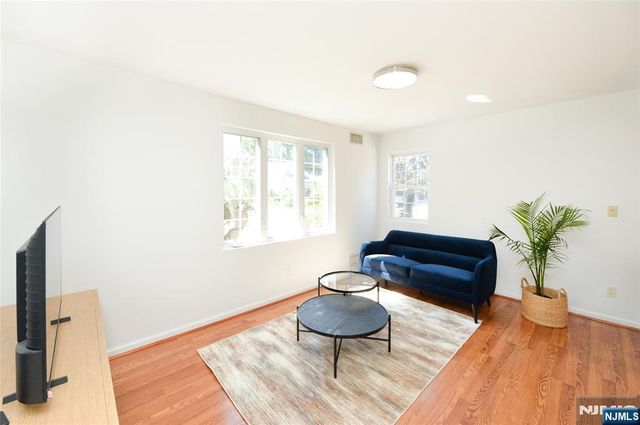 17-23 Berdan Avenue, Fair Lawn, NJ 07410