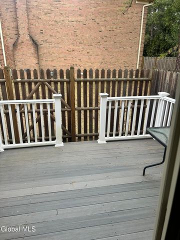 204 Point Of Woods Drive, Albany, NY 12203