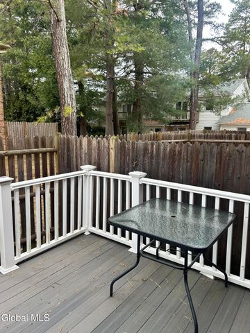 204 Point Of Woods Drive, Albany, NY 12203