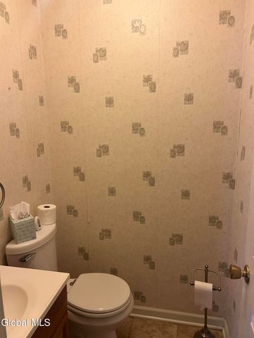 204 Point Of Woods Drive, Albany, NY 12203