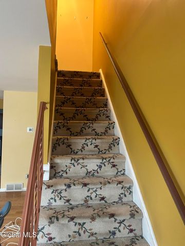 204 Point Of Woods Drive, Albany, NY 12203